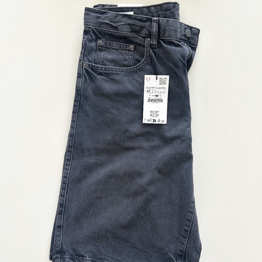 Zara MOM FIT Mid-rise Shorts